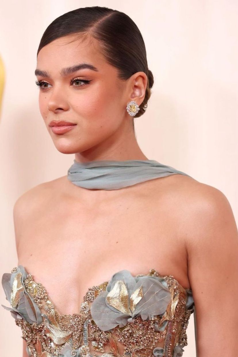 Hailee Steinfeld wearing Yellow diamond earrings at the Oscars