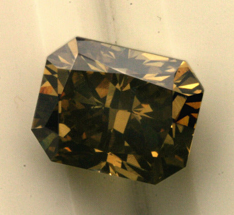 A chocolate brown radiant cut diamond, weighing 4,44 ct