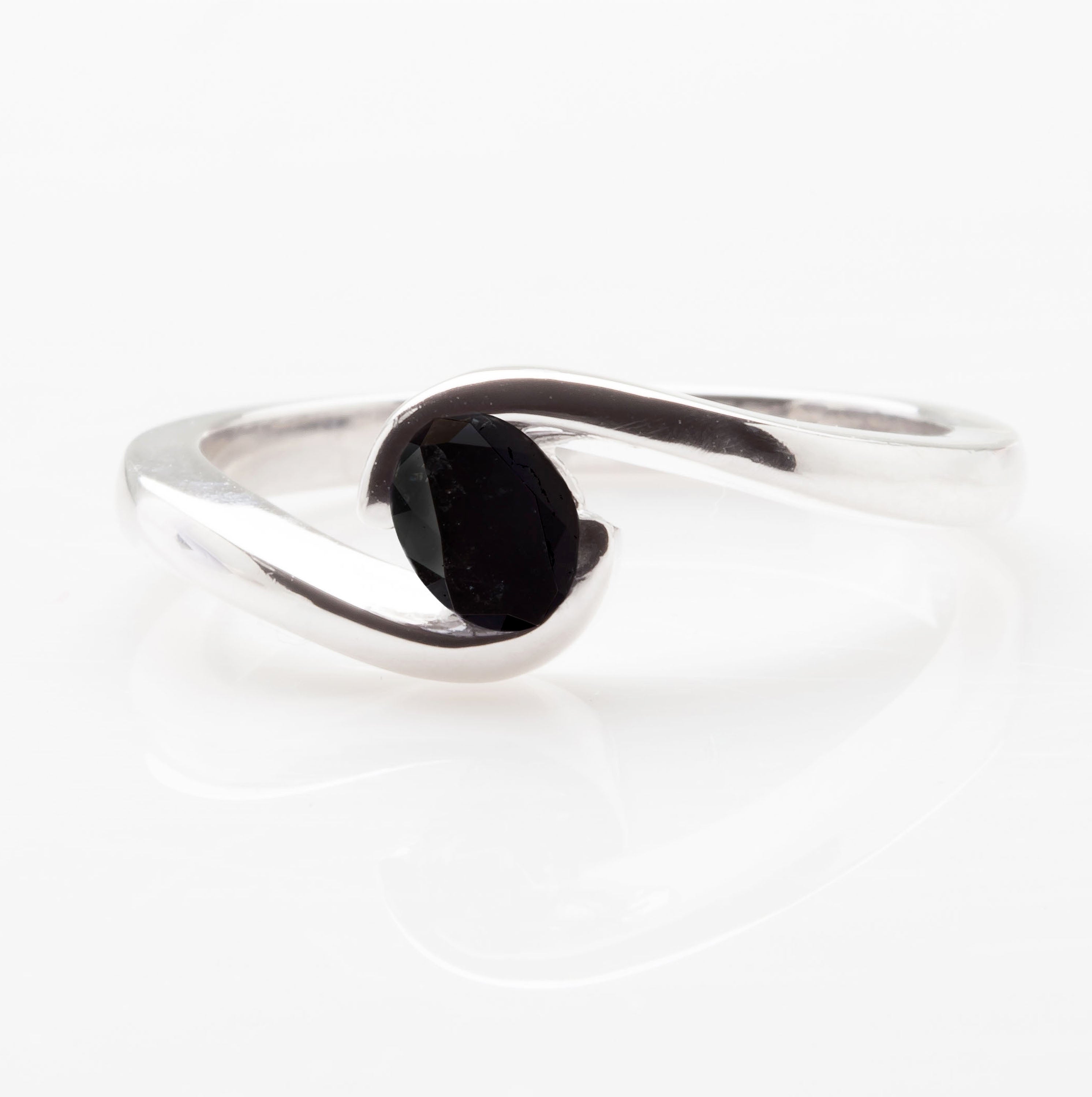 Black Oval Tension Ring