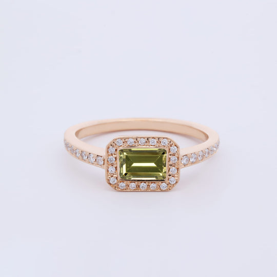 Green Emerald Diamond Ring